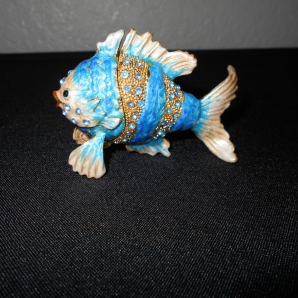 Mini Fish Jewelry Box - Picture 3 of 5
